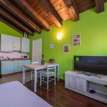 Gardappartamenti Carducci City Centre Desenzano del Garda Dış mekan fotoğraf