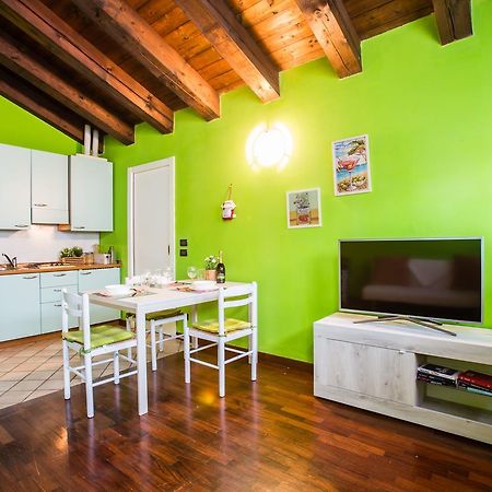 Gardappartamenti Carducci City Centre Desenzano del Garda Dış mekan fotoğraf