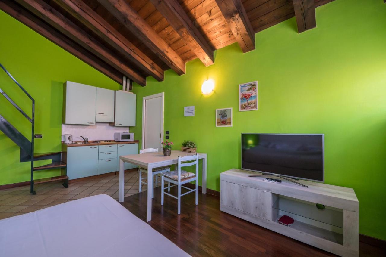 Gardappartamenti Carducci City Centre Desenzano del Garda Dış mekan fotoğraf